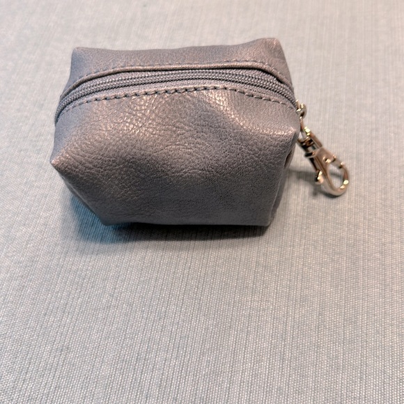 Thirty-One shoulder bag, zipper pouch, and coin purse - Picture 13 of 16